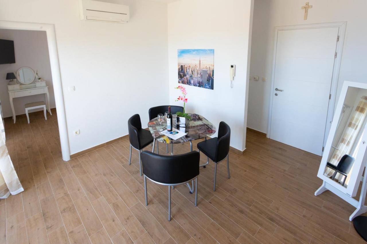 Apartments Jasa Deluxe Макарска Екстериор снимка