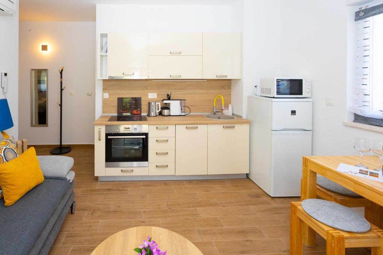 Apartments Jasa Deluxe Макарска Екстериор снимка