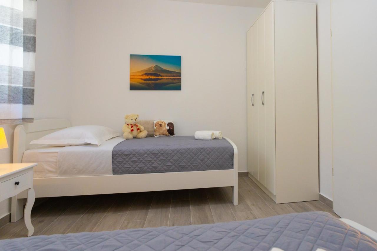 Apartments Jasa Deluxe Макарска Екстериор снимка