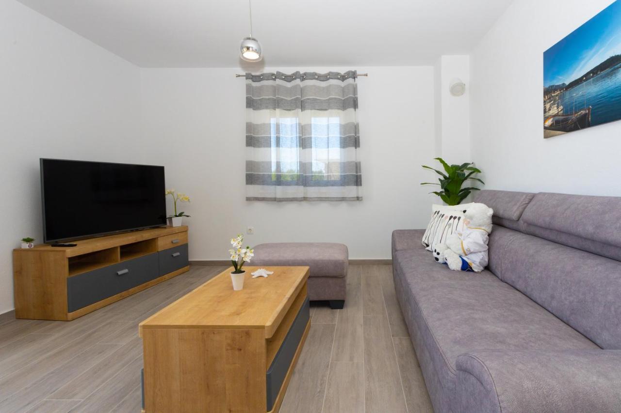 Apartments Jasa Deluxe Макарска Екстериор снимка