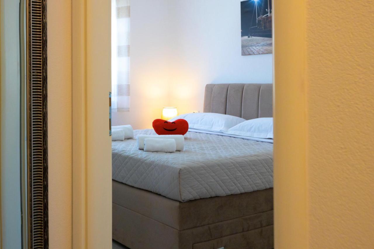 Apartments Jasa Deluxe Макарска Екстериор снимка