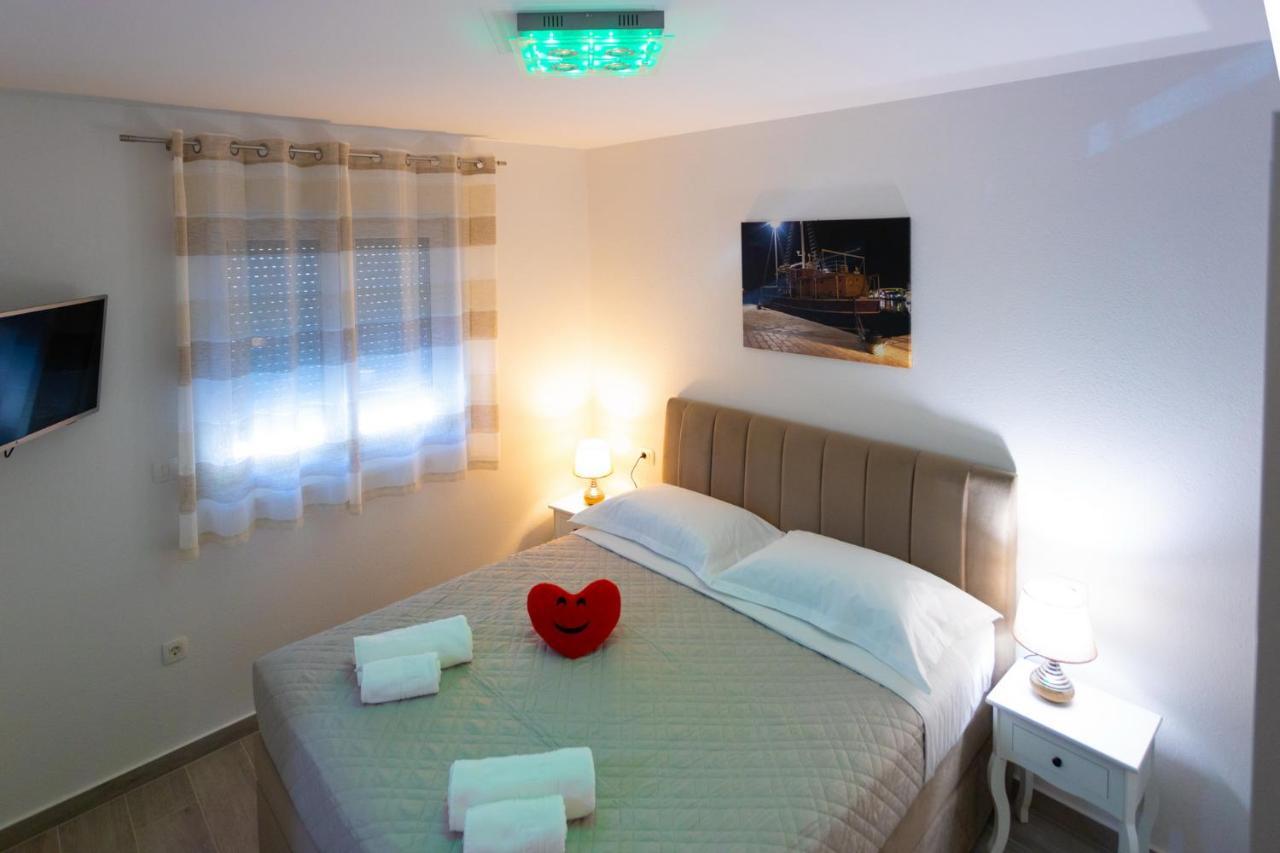 Apartments Jasa Deluxe Макарска Екстериор снимка