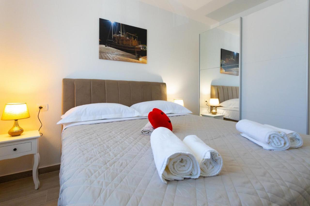 Apartments Jasa Deluxe Макарска Екстериор снимка