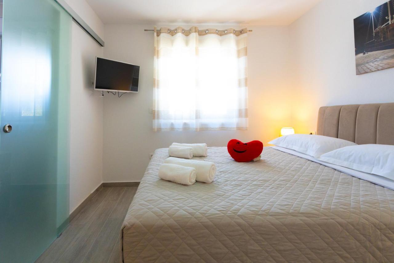 Apartments Jasa Deluxe Макарска Екстериор снимка