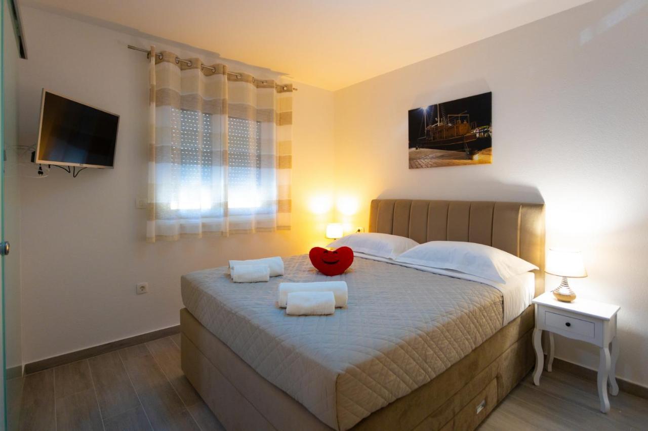 Apartments Jasa Deluxe Макарска Екстериор снимка