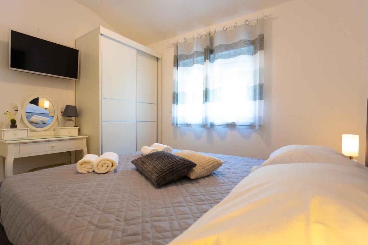 Apartments Jasa Deluxe Макарска Екстериор снимка