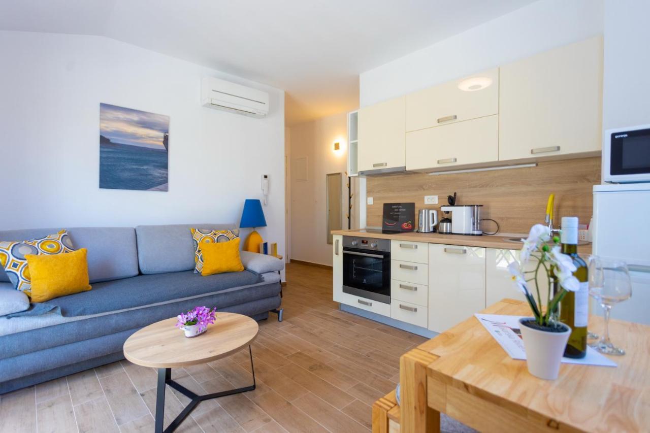 Apartments Jasa Deluxe Макарска Екстериор снимка