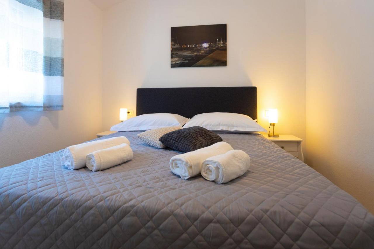 Apartments Jasa Deluxe Макарска Екстериор снимка