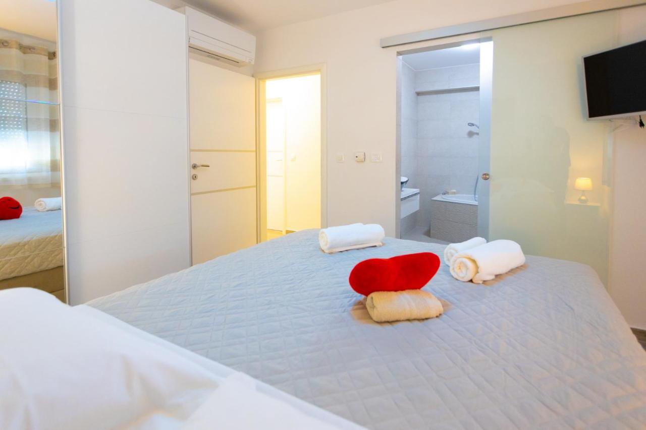 Apartments Jasa Deluxe Макарска Екстериор снимка