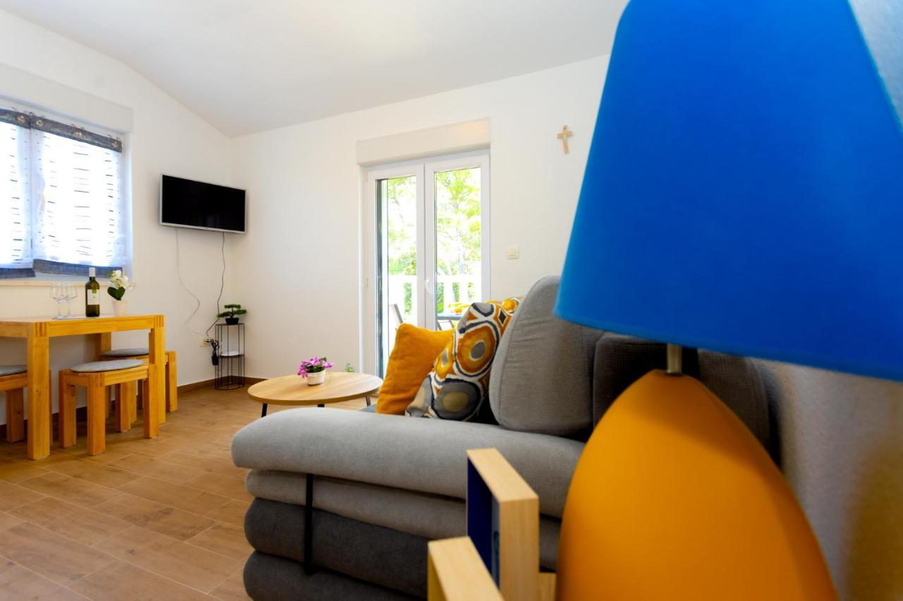 Apartments Jasa Deluxe Макарска Екстериор снимка