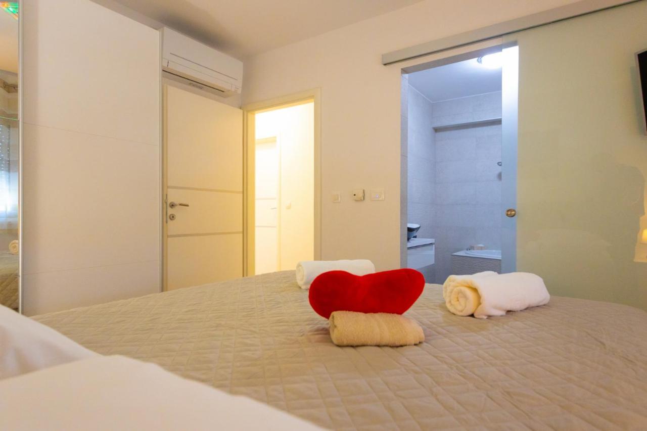 Apartments Jasa Deluxe Макарска Екстериор снимка